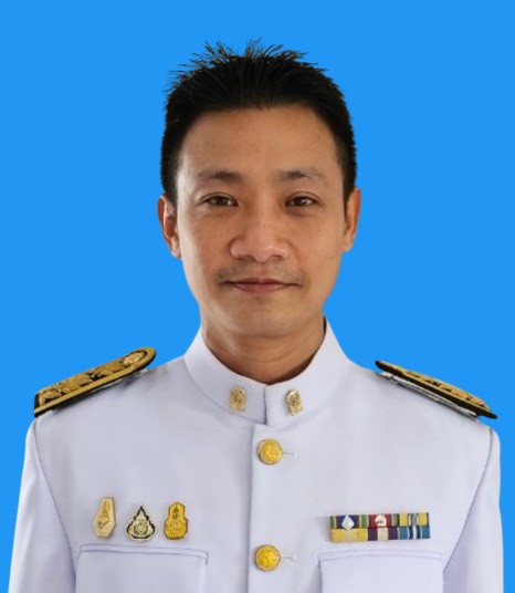 นายพงษ์ธวัช ตั้งฑีฆะรักษ์